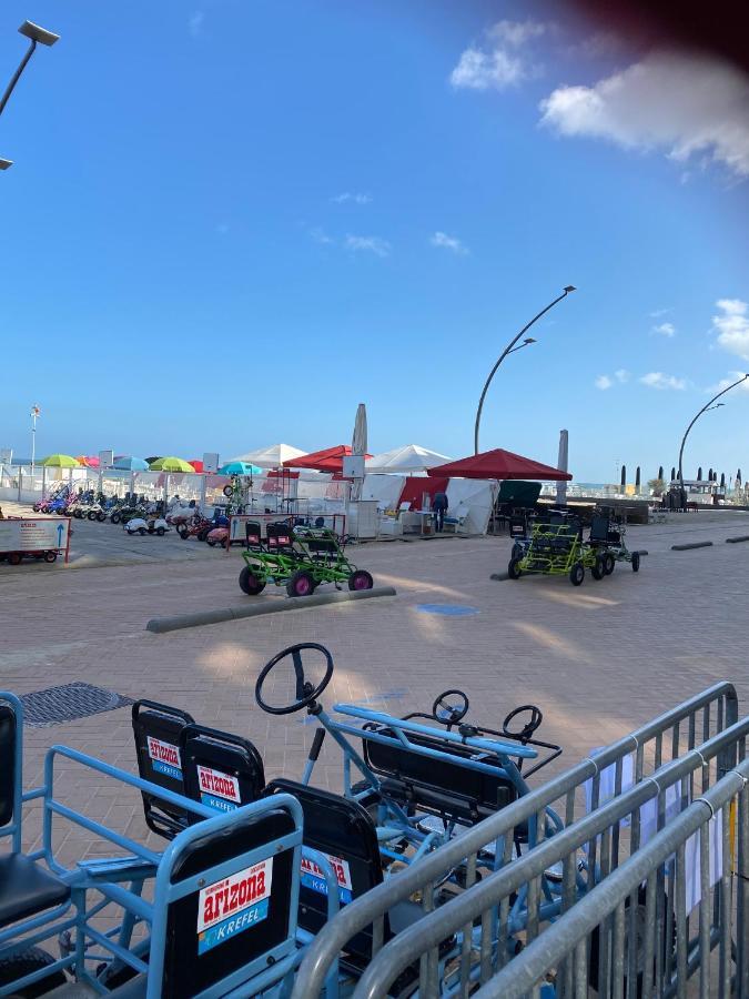 APPARTEMENT RDC AVEC 1 CHAMBRE à 5 METRES A PIED DE LA DIGUE DE LA PANNE De Panne Exterior foto